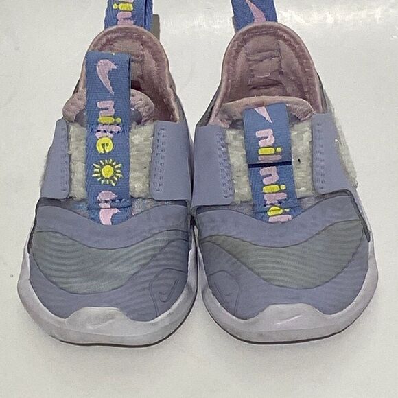 Nike Kids' Multicolor Flex Runner Dream Stretch Slip On Sneaker Shoes Size 2C - Picture 2 of 8